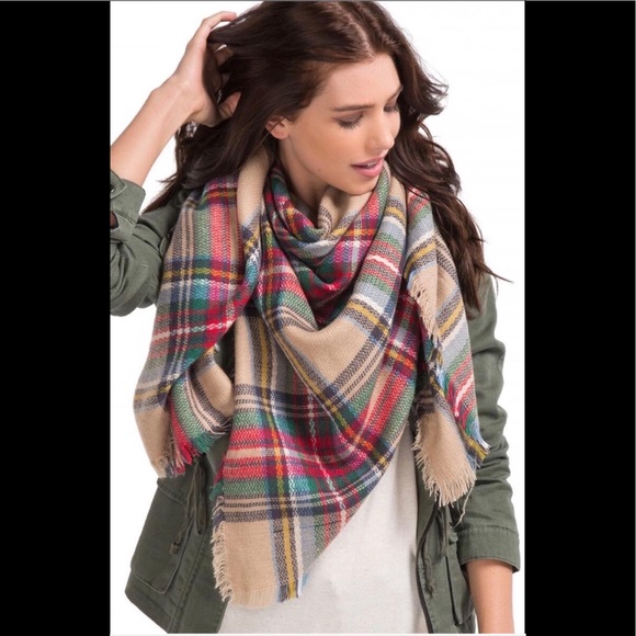NWT Francesca’s Elegant Soft Oversized Plaid Wrap - Picture 5 of 13